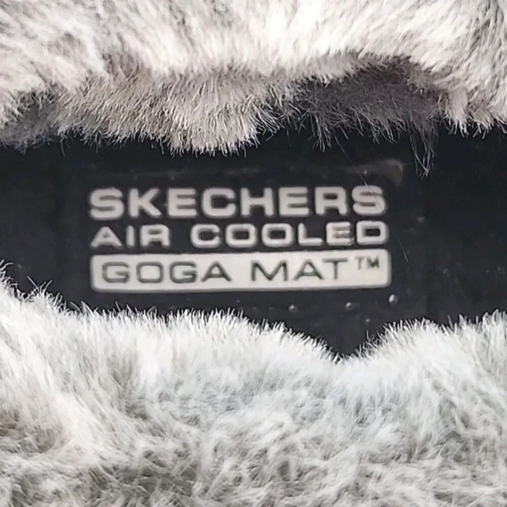 Skechers Boots Women Sz 9 On The Go Joy Black Winter Bootie Faux Fur Line 56101S